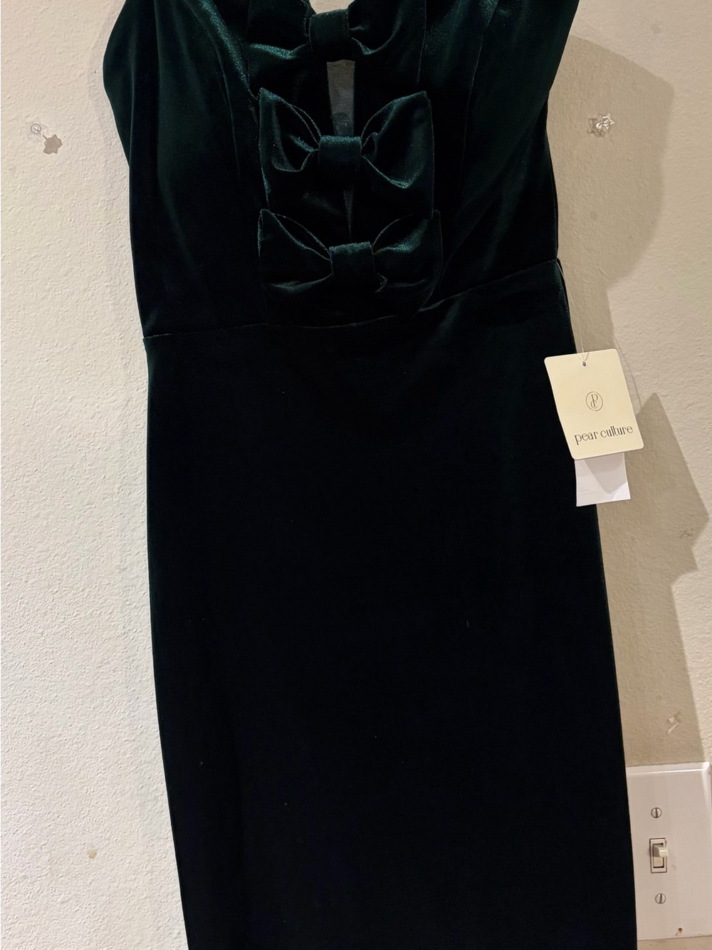 Pear Couture Strapless Black Velvet Bow-Detail Sheath Dress